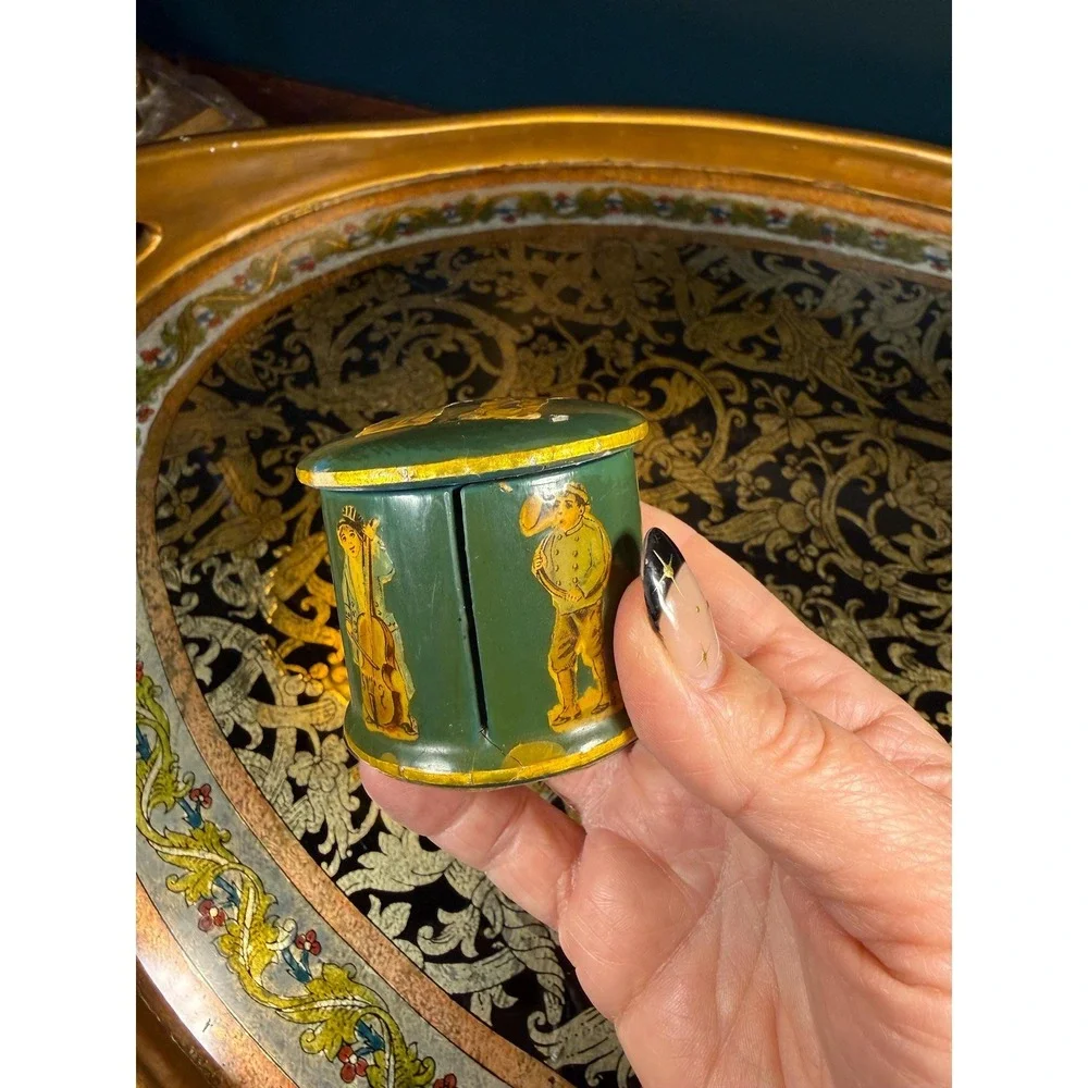 Vintage Hand-Painted Wood Stamp Roll Box 2″ Round Musical Figures - Picture 4 of 16